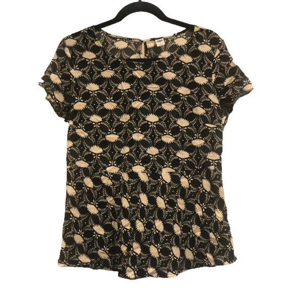 EUC Old Navy Size Large Black White Floral Peplum Short Sleeve Blouse - Picture 3 of 13